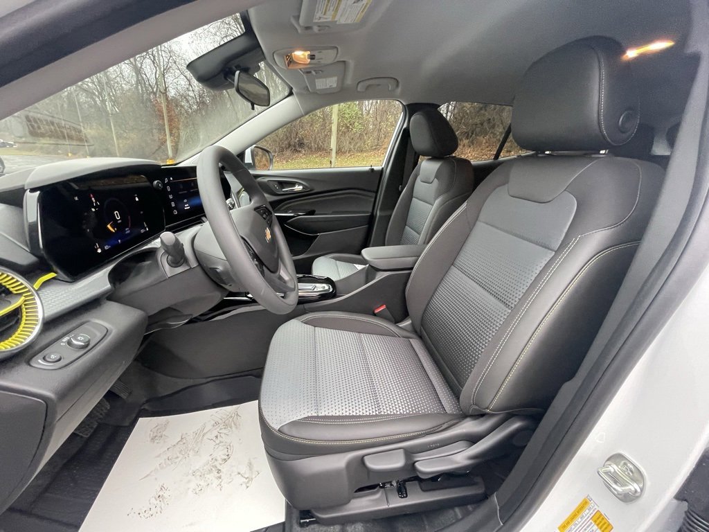 Certified 2026 Chevrolet Trax LT image 22