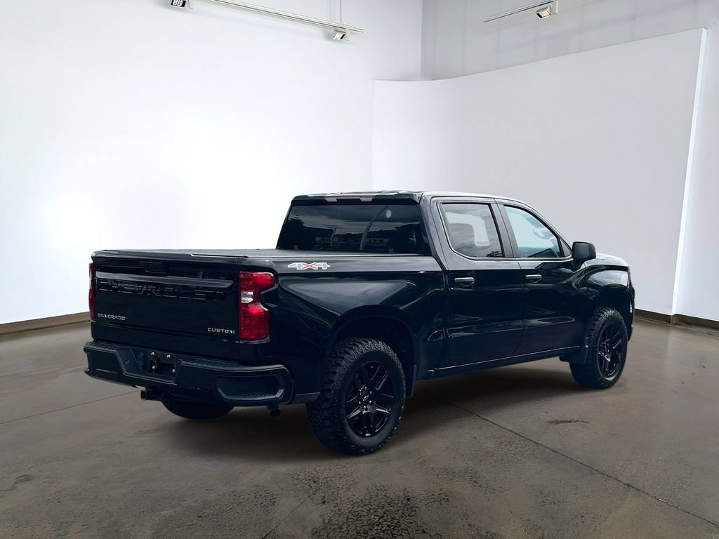 Used 2023 Chevrolet Silverado 1500 Custom AWD/4WD image 4