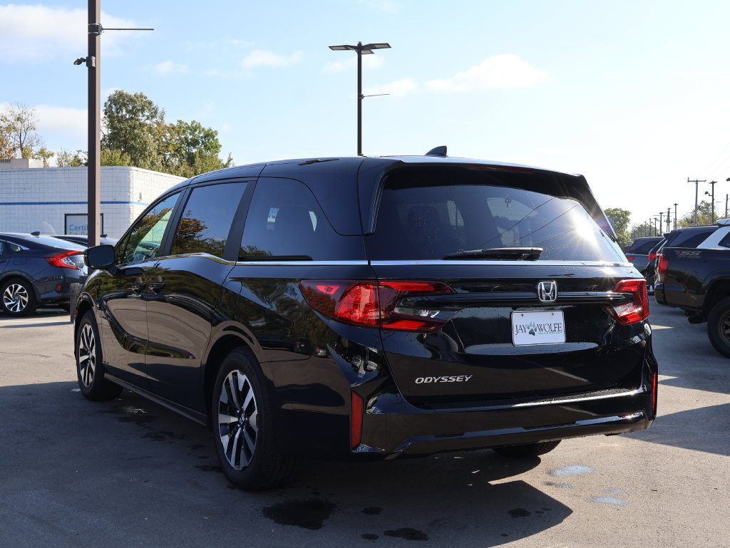 Certified 2025 Honda Odyssey EX-L image 5