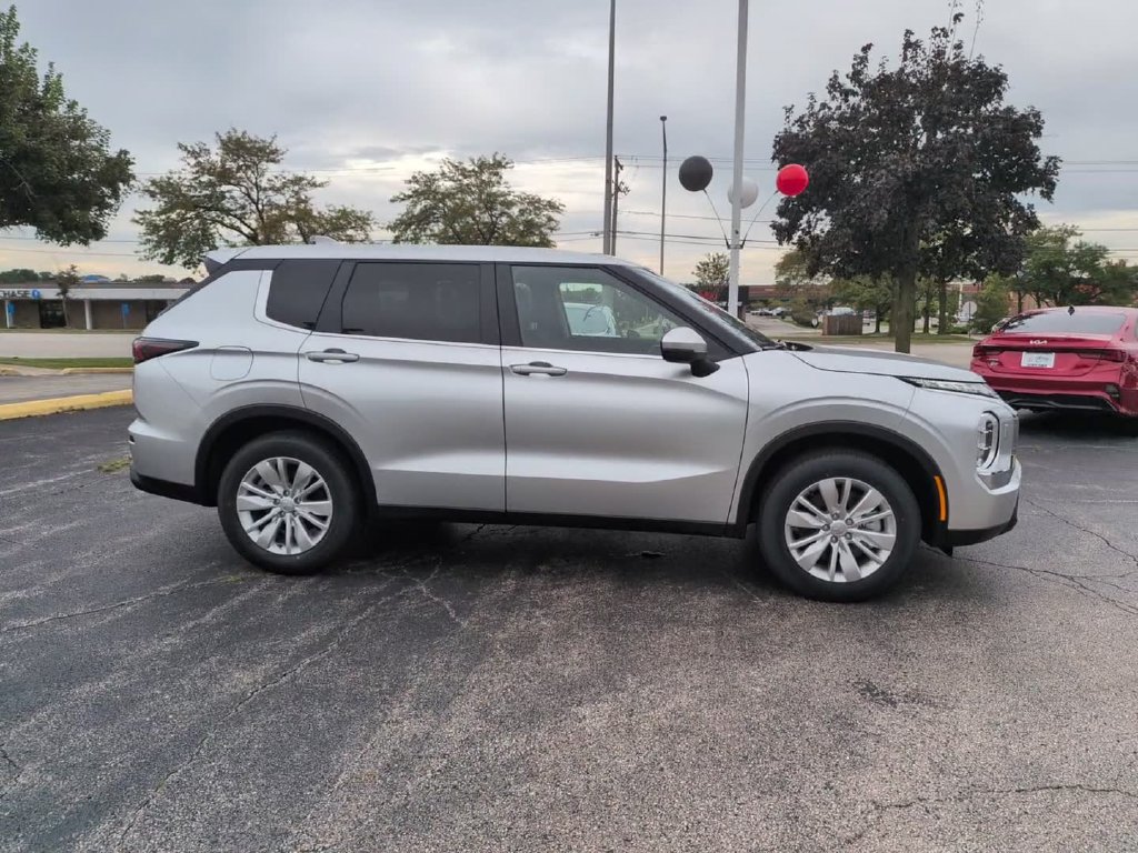 New 2026 Mitsubishi Outlander ES AWD/4WD image 6