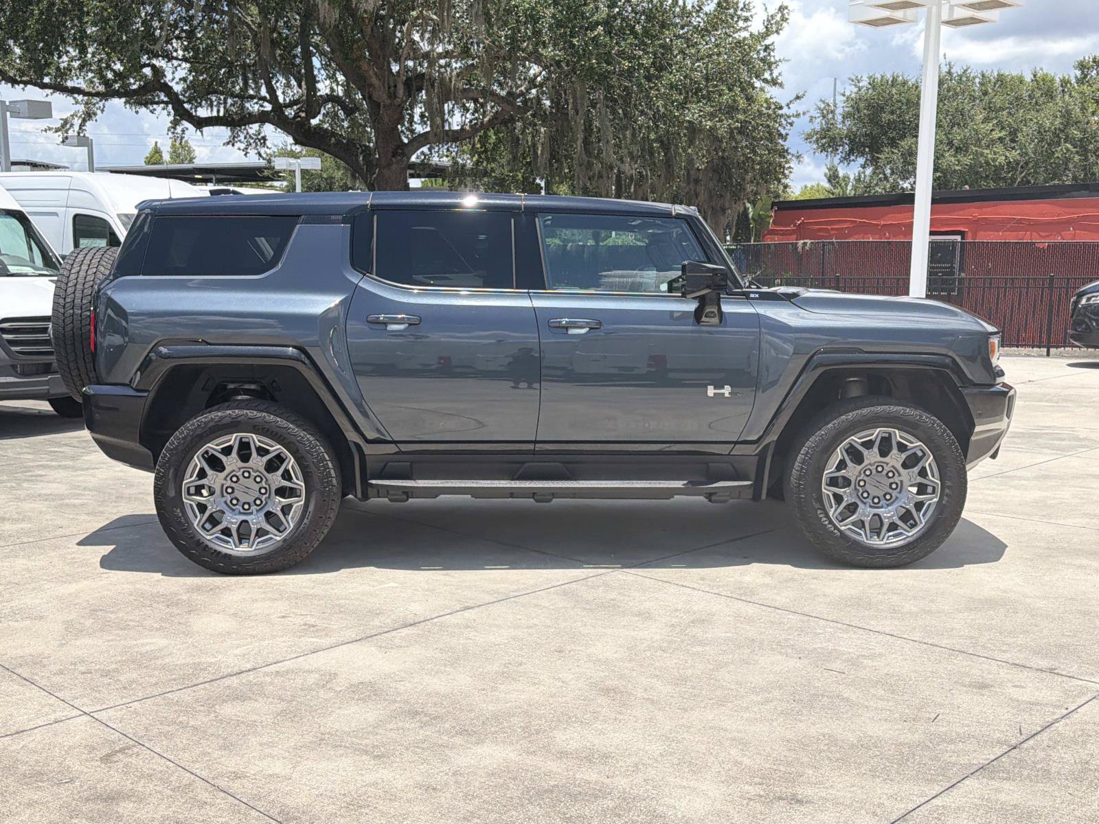 Used 2026 GMC Hummer EV SUV AWD/4WD image 2