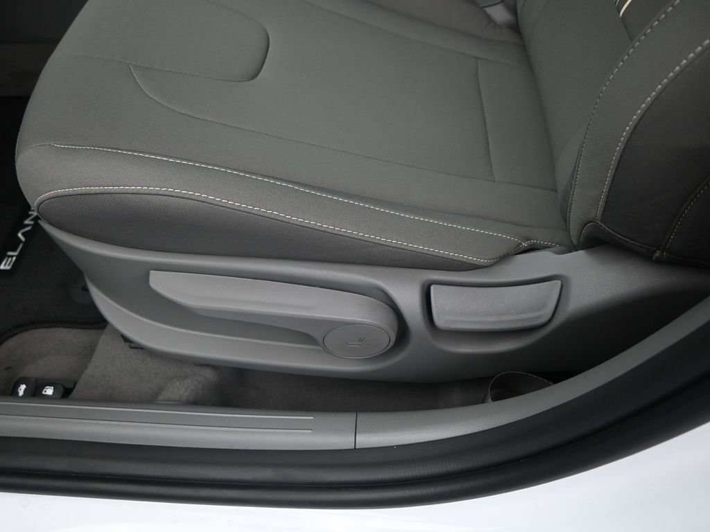 Used 2025 Hyundai Elantra Sport image 10