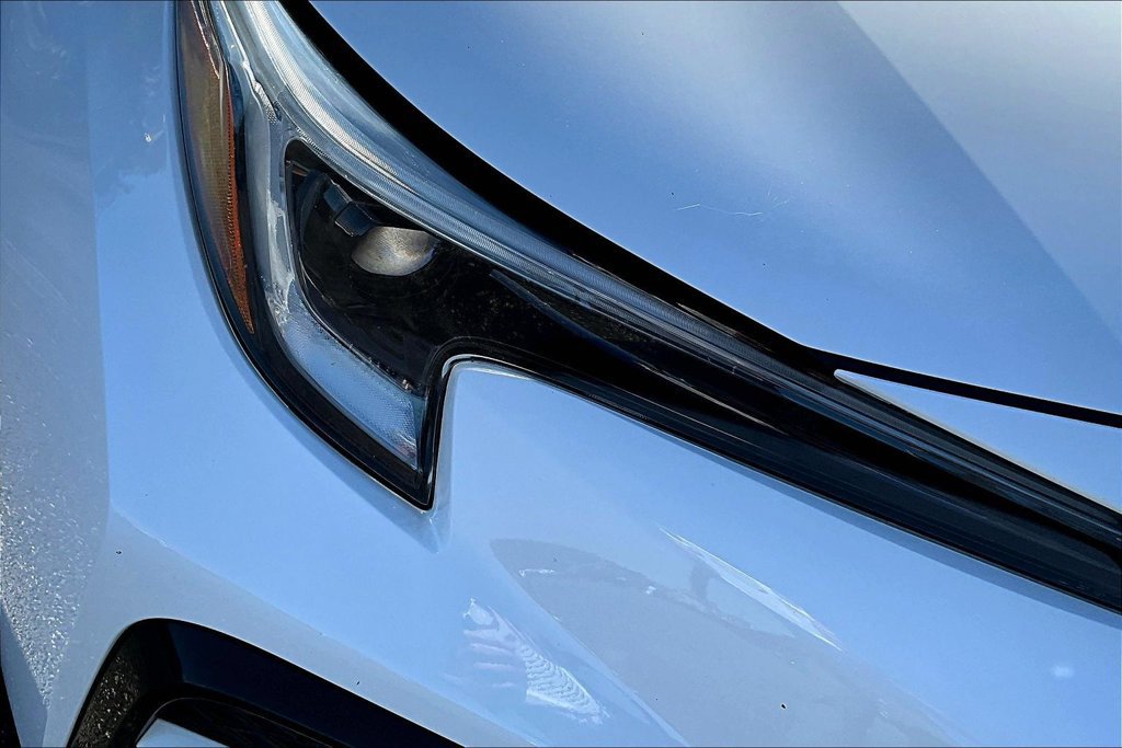Used 2024 Toyota Corolla SE w/ SE Convenience Package FWD image 33