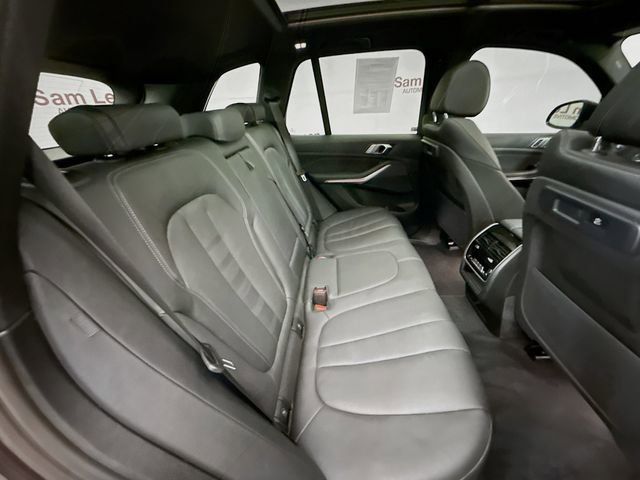 Used 2021 BMW X5 xDrive40i w/ M Sport Package image 28