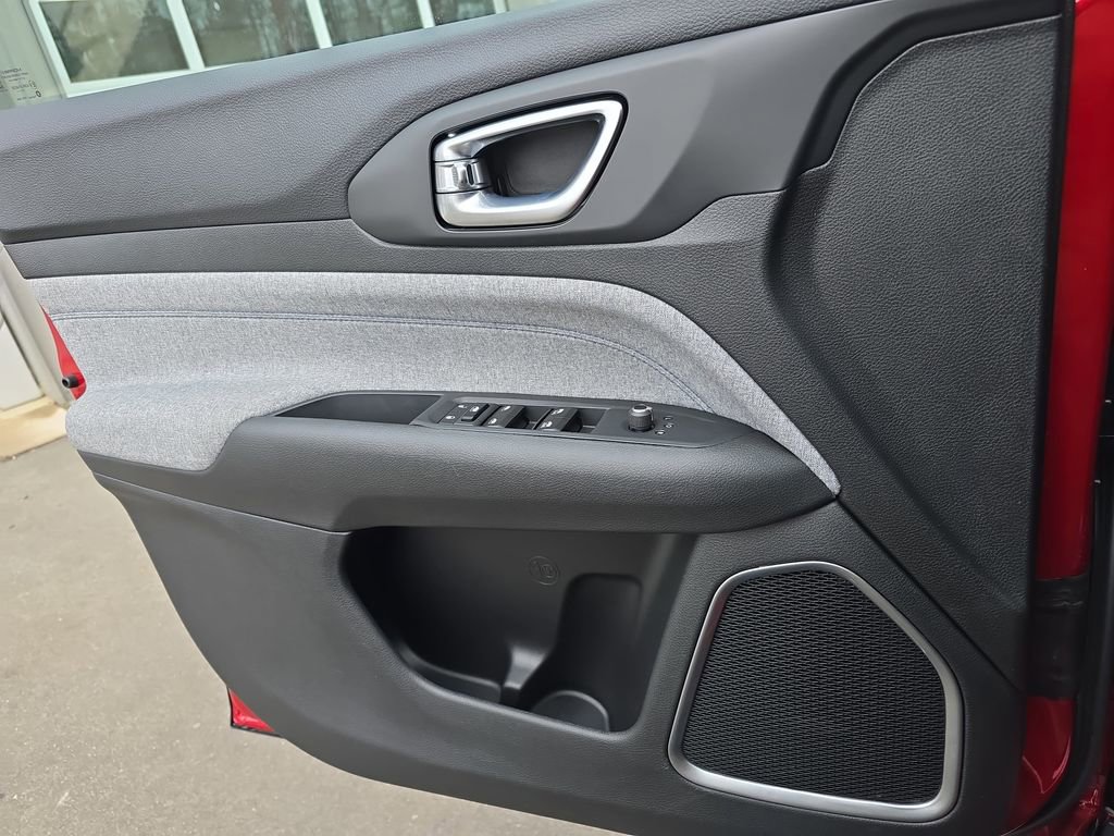 New 2026 Jeep Compass Latitude image 26