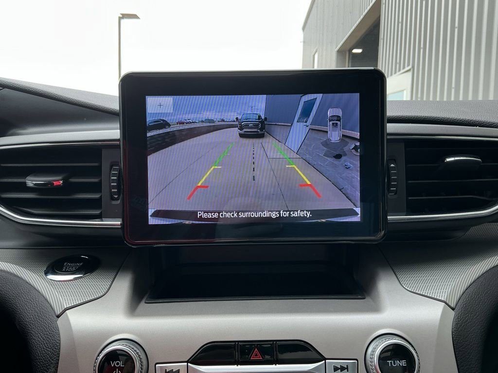 Used 2023 Ford Explorer XLT w/ Equipment Group 202A image 24