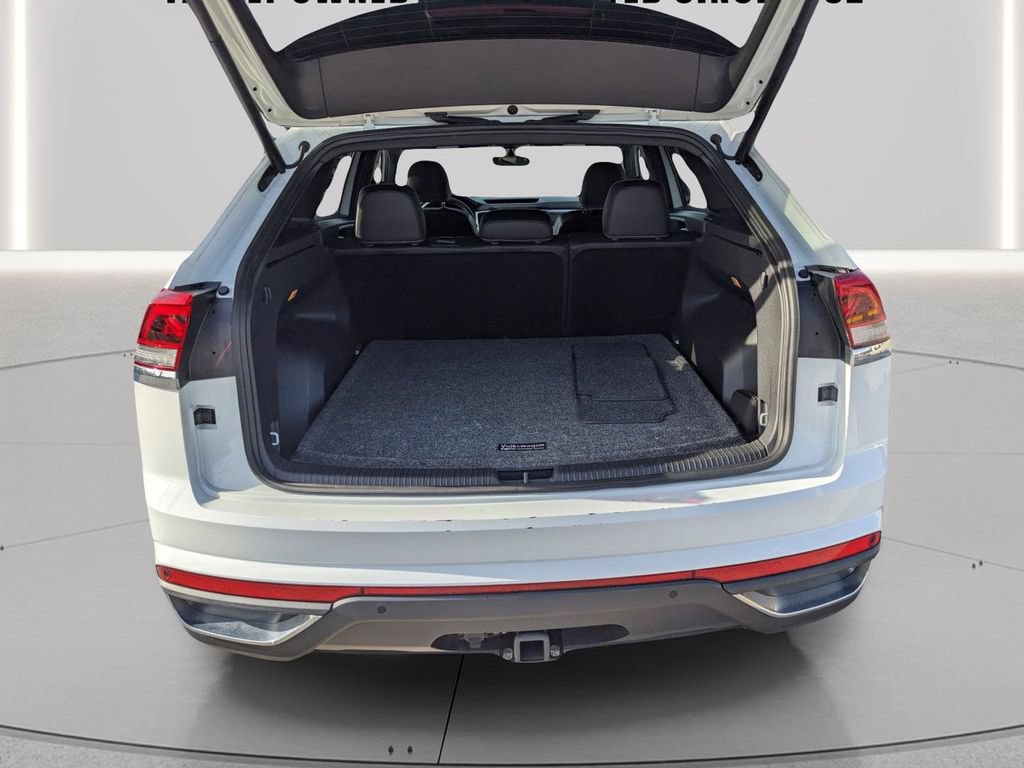 Certified 2023 Volkswagen Atlas Cross Sport SE w/ Panoramic Sunroof Package FWD image 9