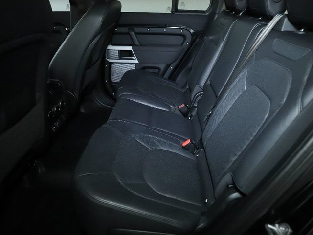Certified 2023 Land Rover Defender 130 SE AWD/4WD image 30
