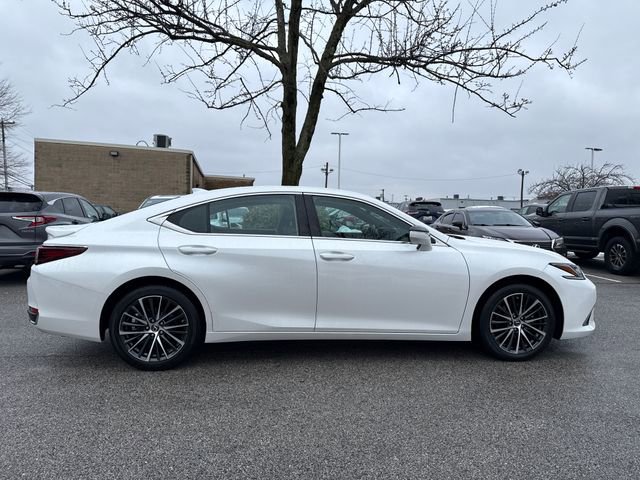 Used 2024 Lexus ES 300h w/ Premium Package image 6