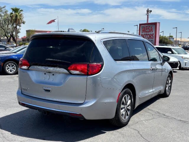 Used 2019 Chrysler Pacifica Touring-L Plus FWD image 3