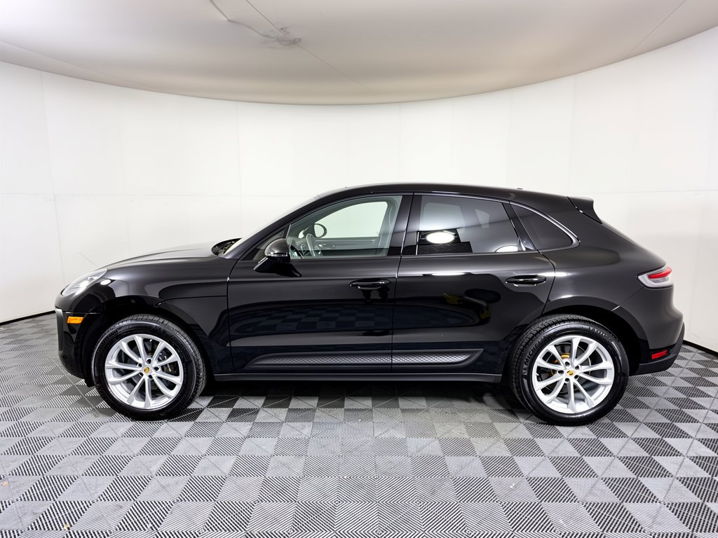 Certified 2025 Porsche Macan w/ Premium Package Plus AWD/4WD image 2