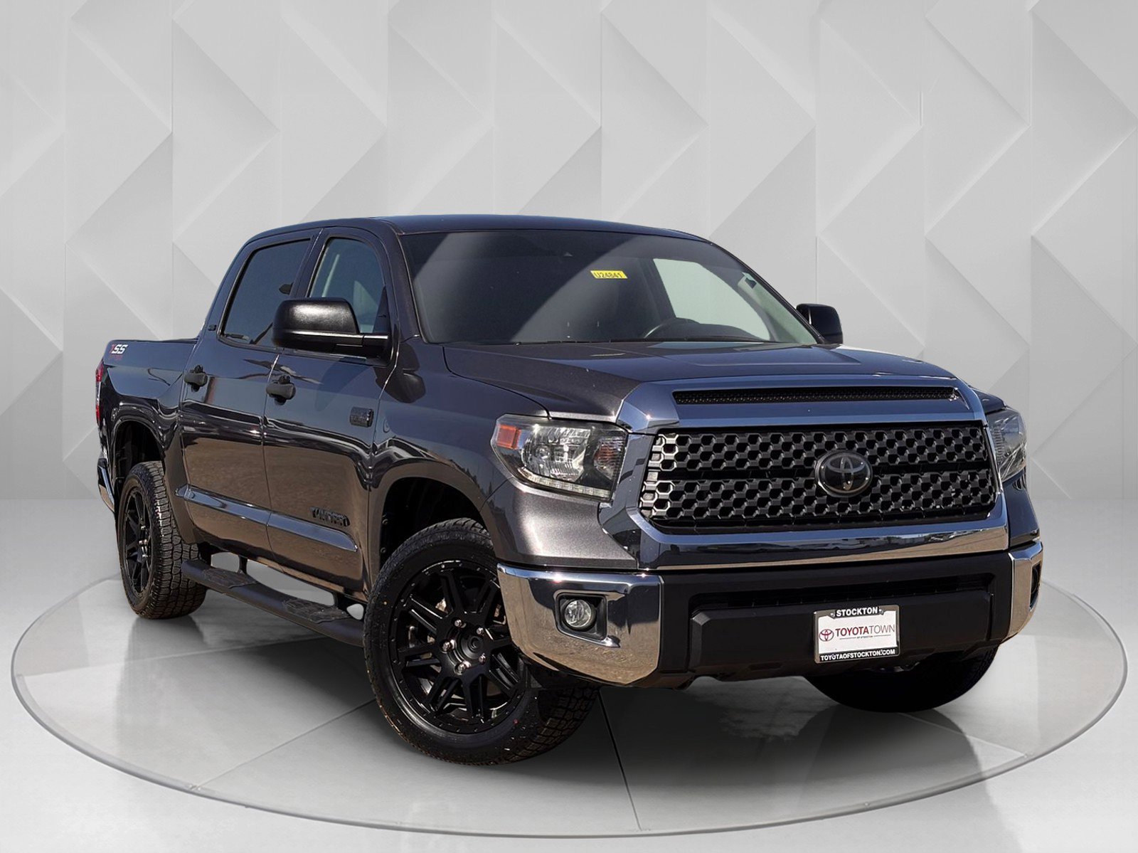 Used 2020 Toyota Tundra SR5 w/ SR5 Leather Package image 5