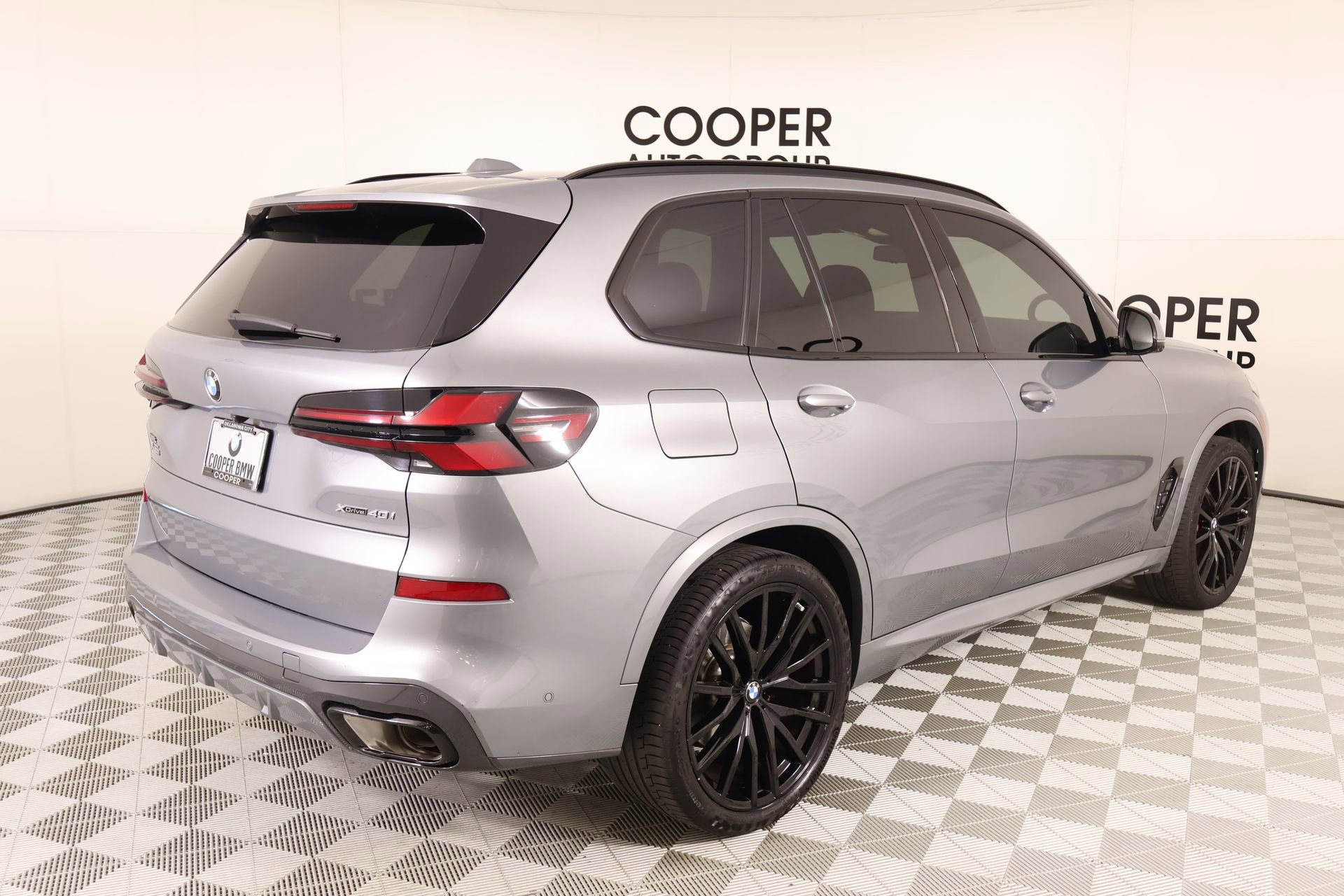 Used 2024 BMW X5 xDrive40i w/ M Sport Package AWD/4WD image 22