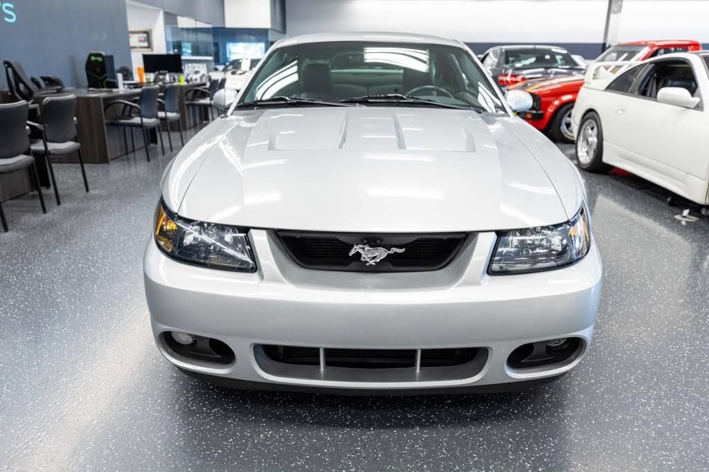 Used 2004 Ford Mustang Cobra RWD image 2