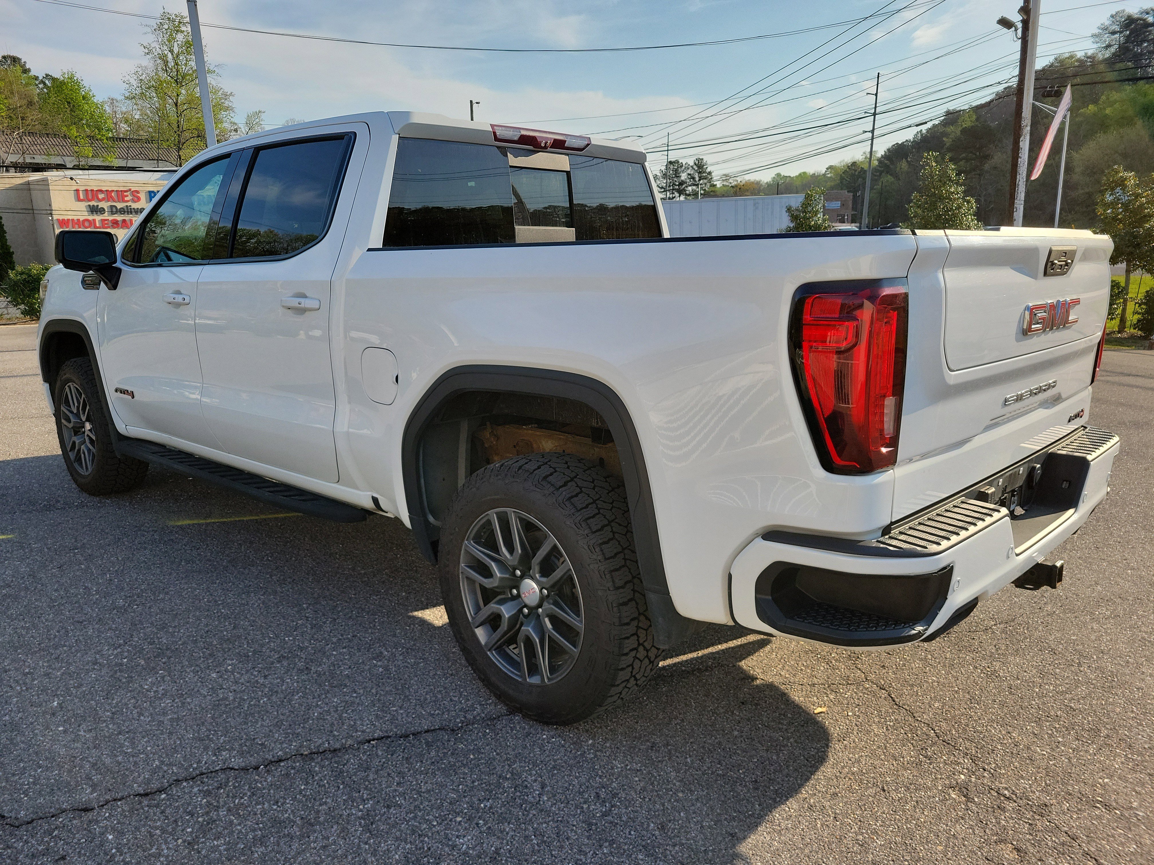 Used 2022 GMC Sierra 1500 AT4 w/ AT4 Premium Package AWD/4WD image 7
