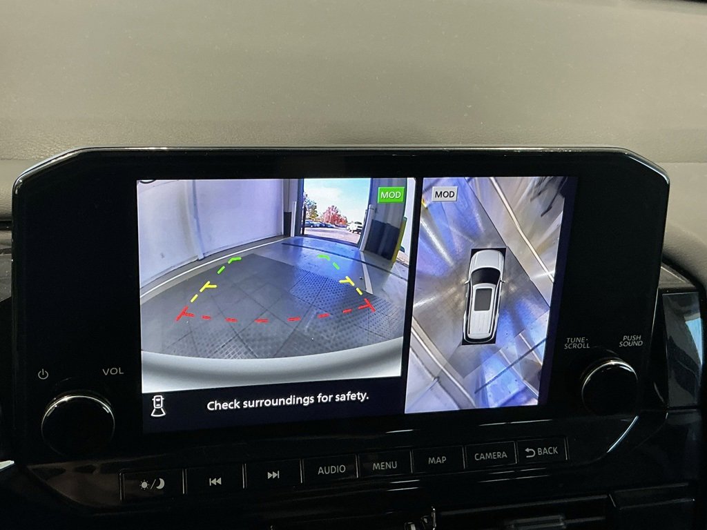 Used 2023 Nissan Pathfinder SL w/ Lighting Package (N92) image 5