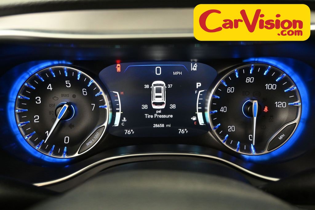 Used 2025 Chrysler Pacifica Limited image 20