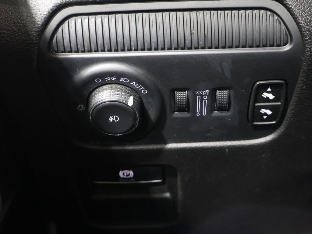 Used 2024 Jeep Wagoneer L Series III w/ Flexible Seating Group image 31