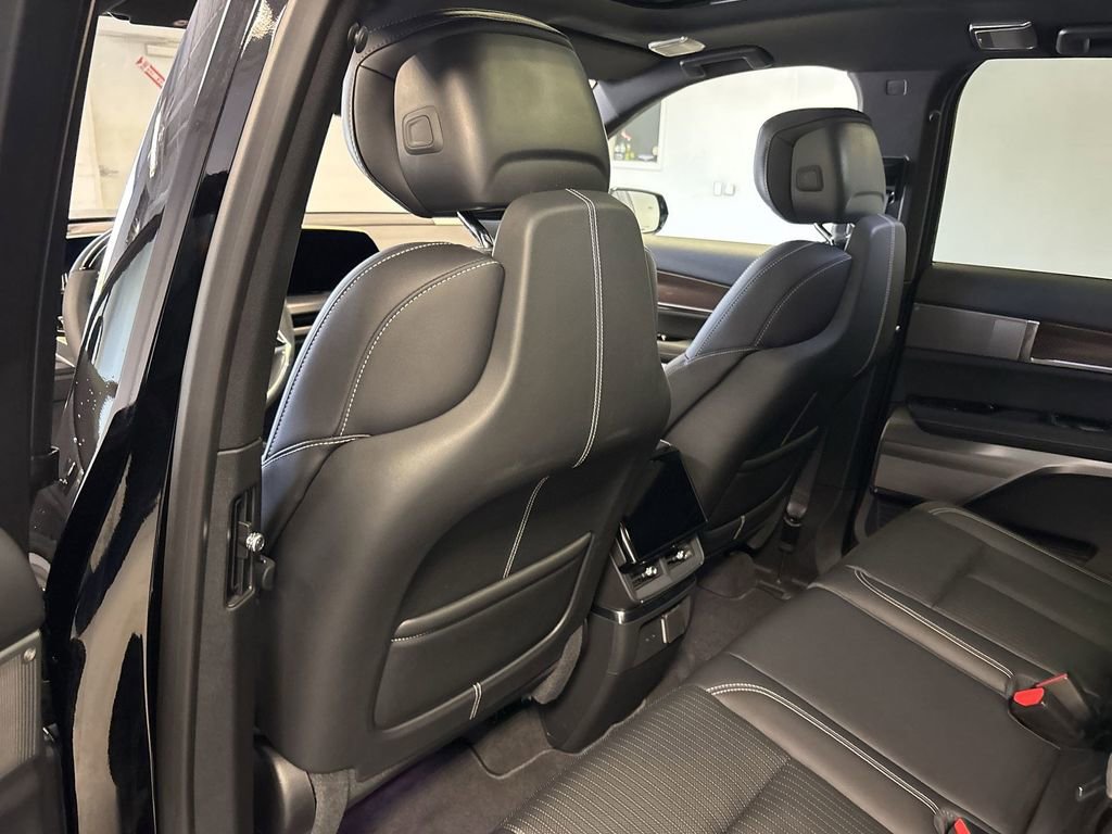 New 2026 Cadillac Vistiq Luxury image 26