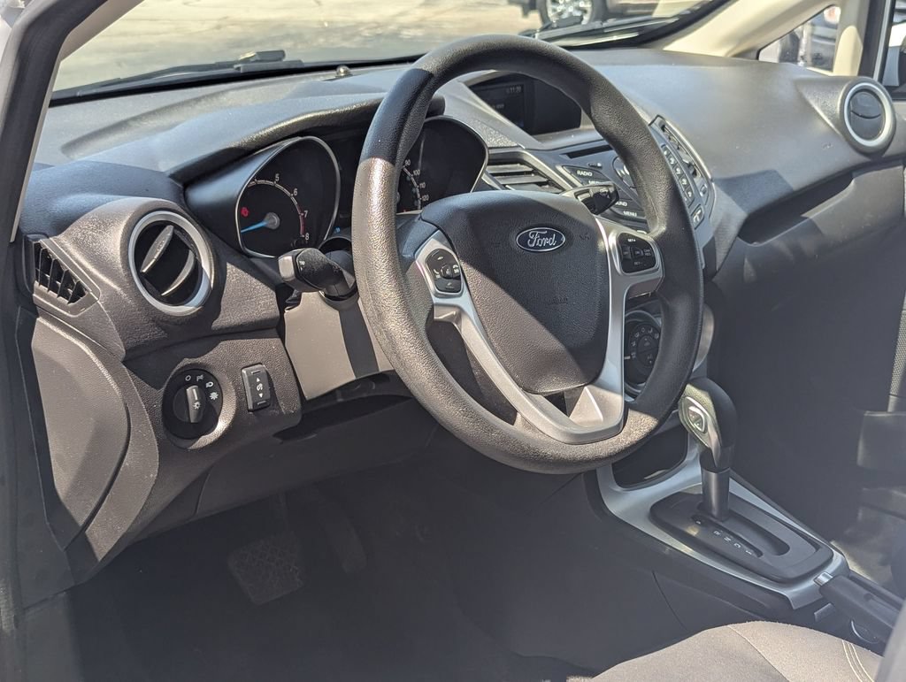 Used 2018 Ford Fiesta SE FWD image 9