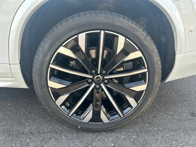 Certified 2023 Volvo XC90 B6 Plus w/ Protection Package Premier AWD/4WD image 9