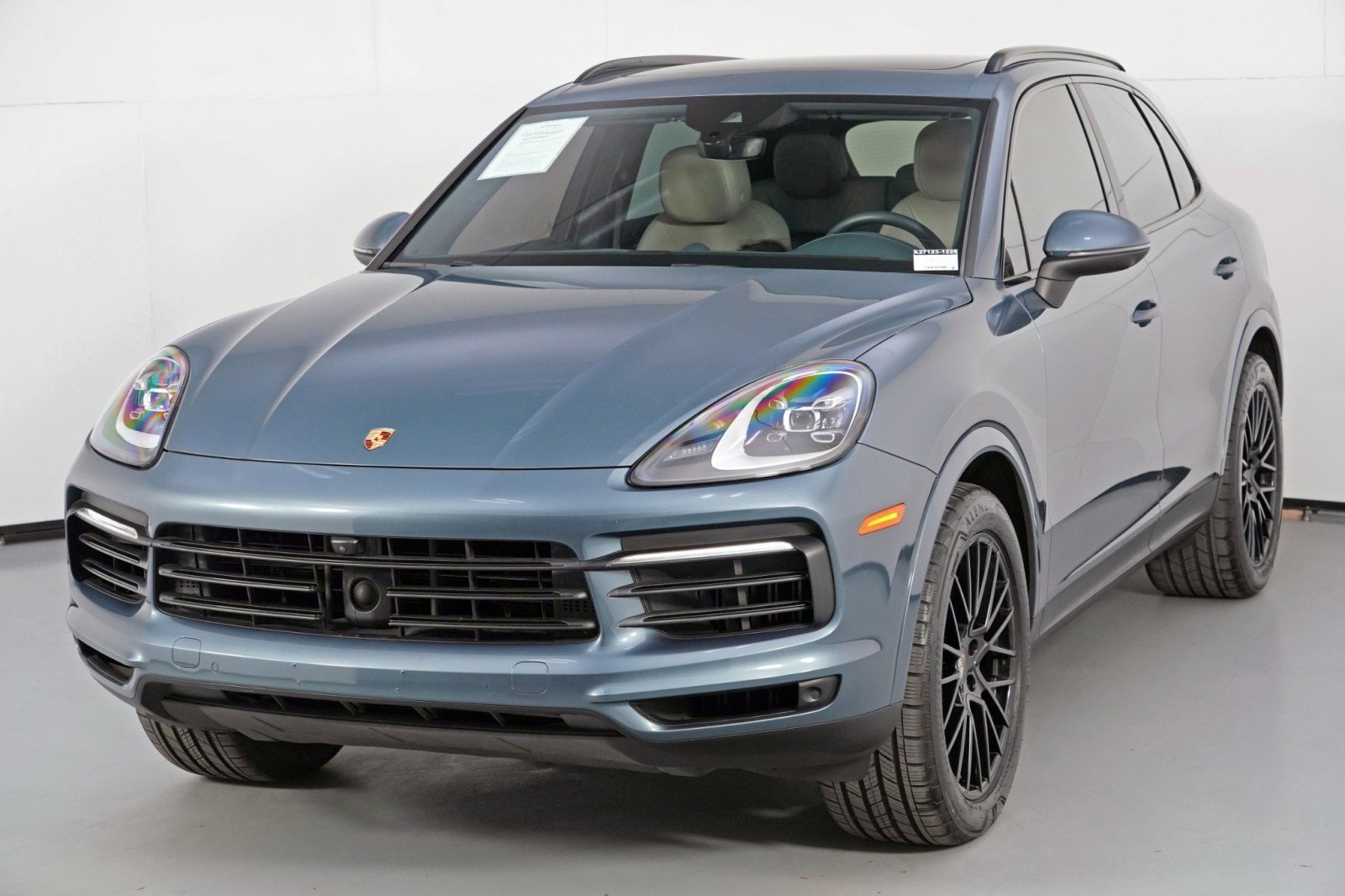 Used 2020 Porsche Cayenne S w/ Premium Package image 52