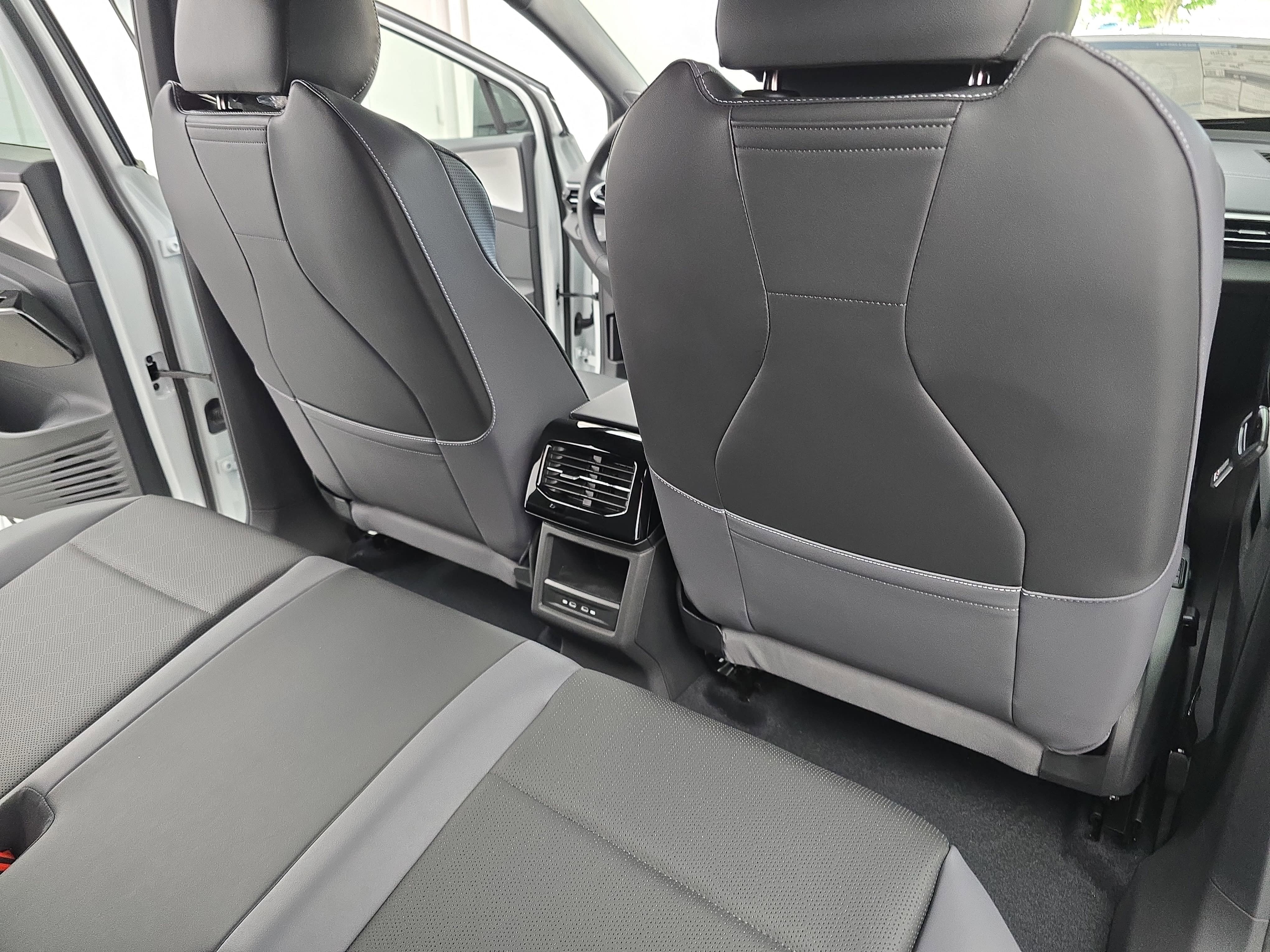 New 2026 Volkswagen ID.4 Pro S AWD/4WD image 11