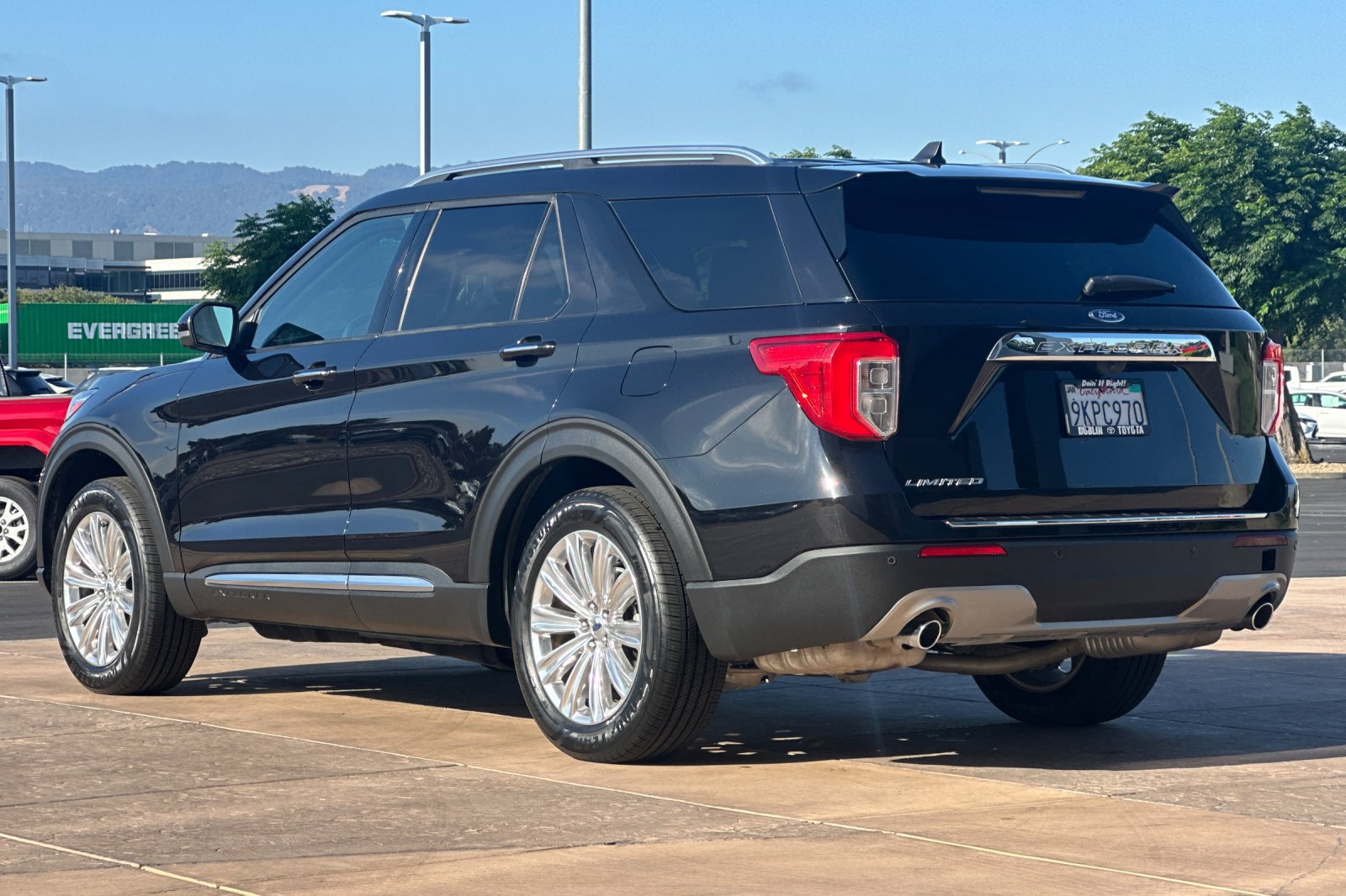 Used 2023 Ford Explorer Limited w/ Limited Technology Package RWD image 6