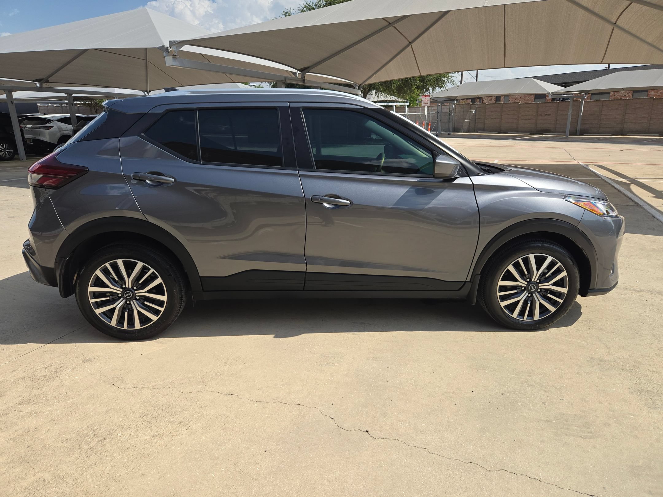 Used 2024 Nissan Kicks SV FWD image 2