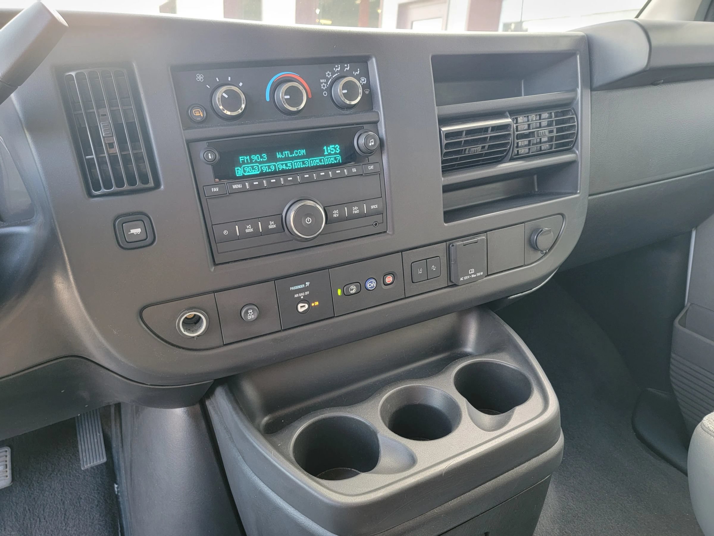 Used 2025 Chevrolet Express 3500 LT w/ LT Preferred Equipment Group RWD image 22
