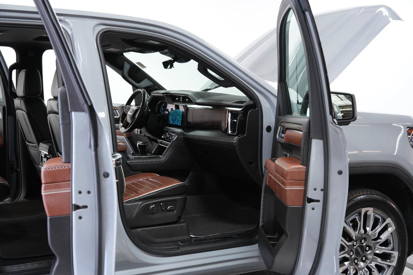 Used 2025 GMC Sierra 1500 Denali Ultimate AWD/4WD image 12