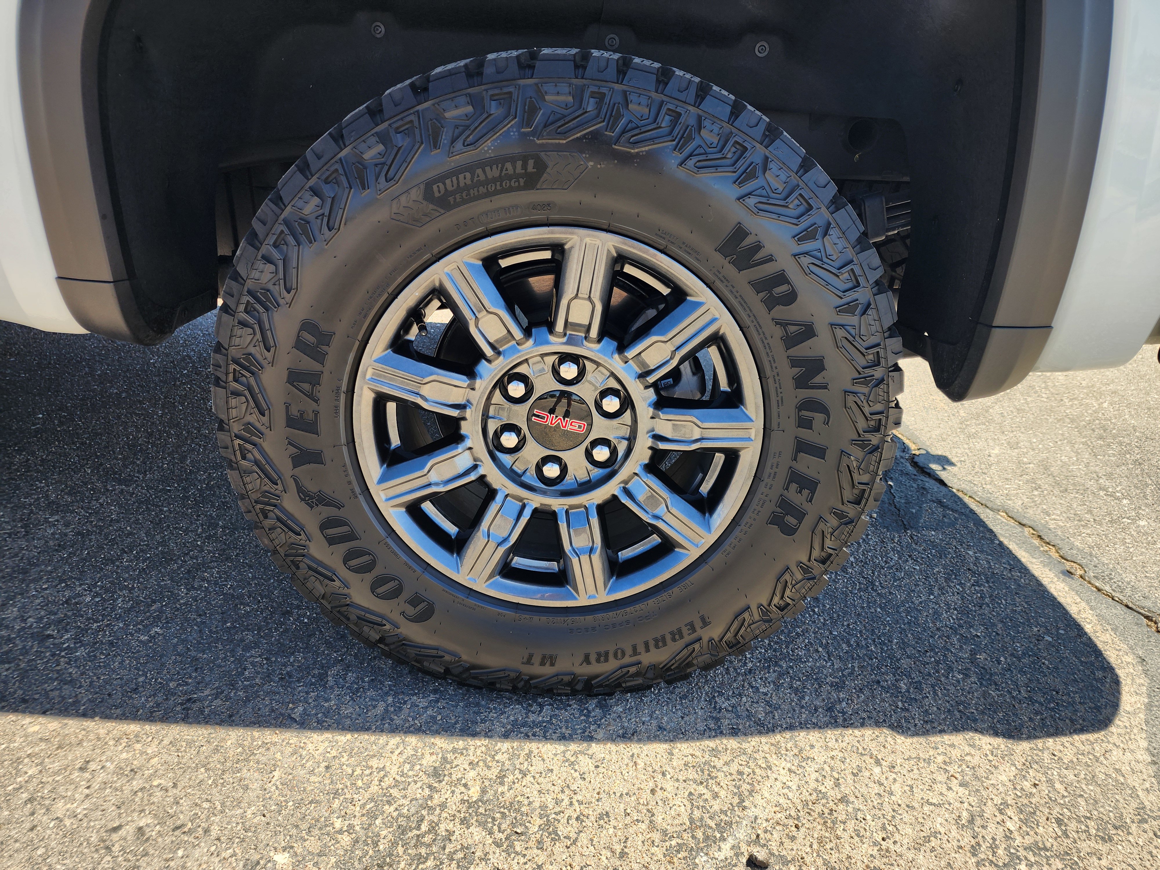 Used 2026 GMC Sierra 1500 AT4X AWD/4WD image 11