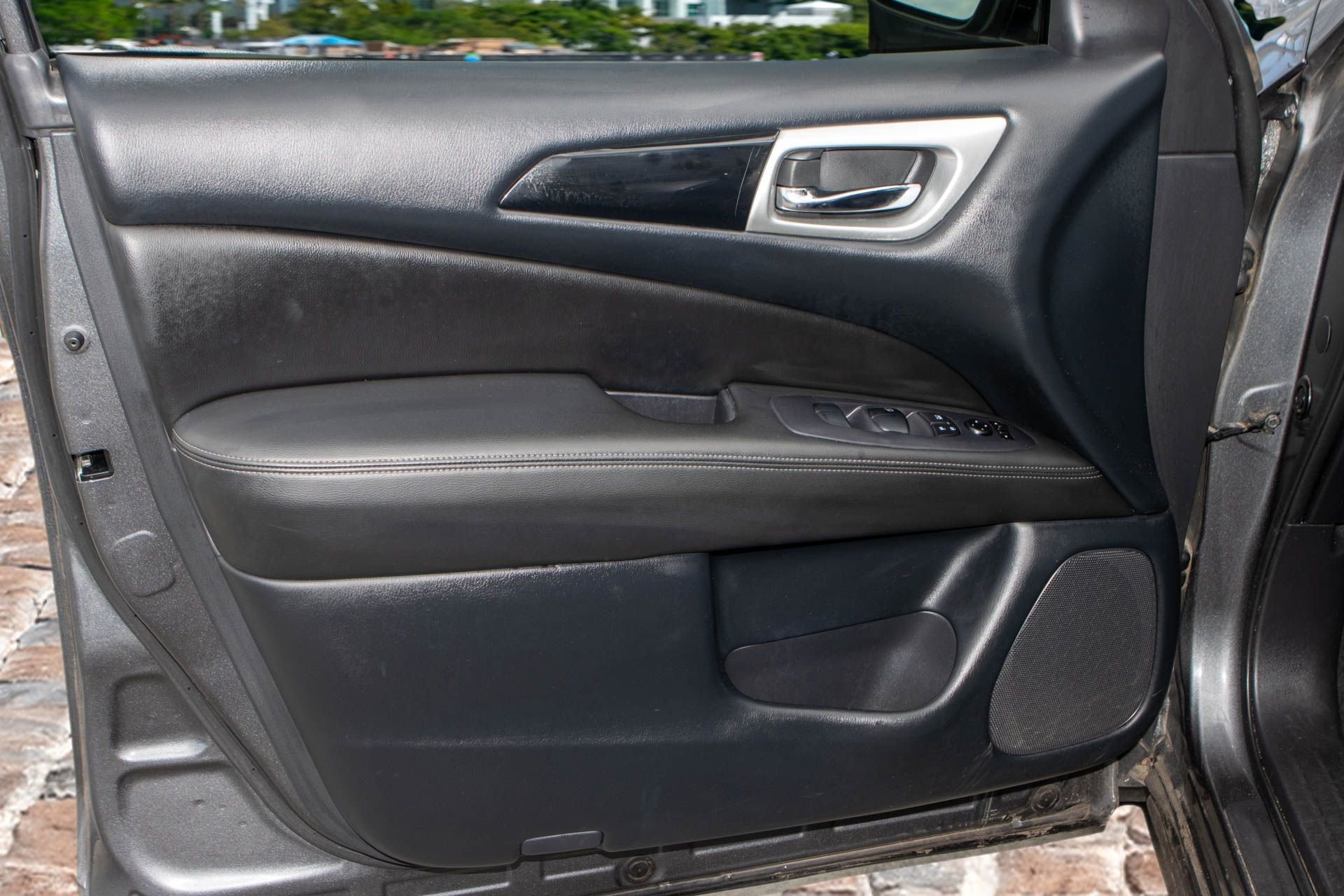 Used 2019 Nissan Pathfinder S image 11