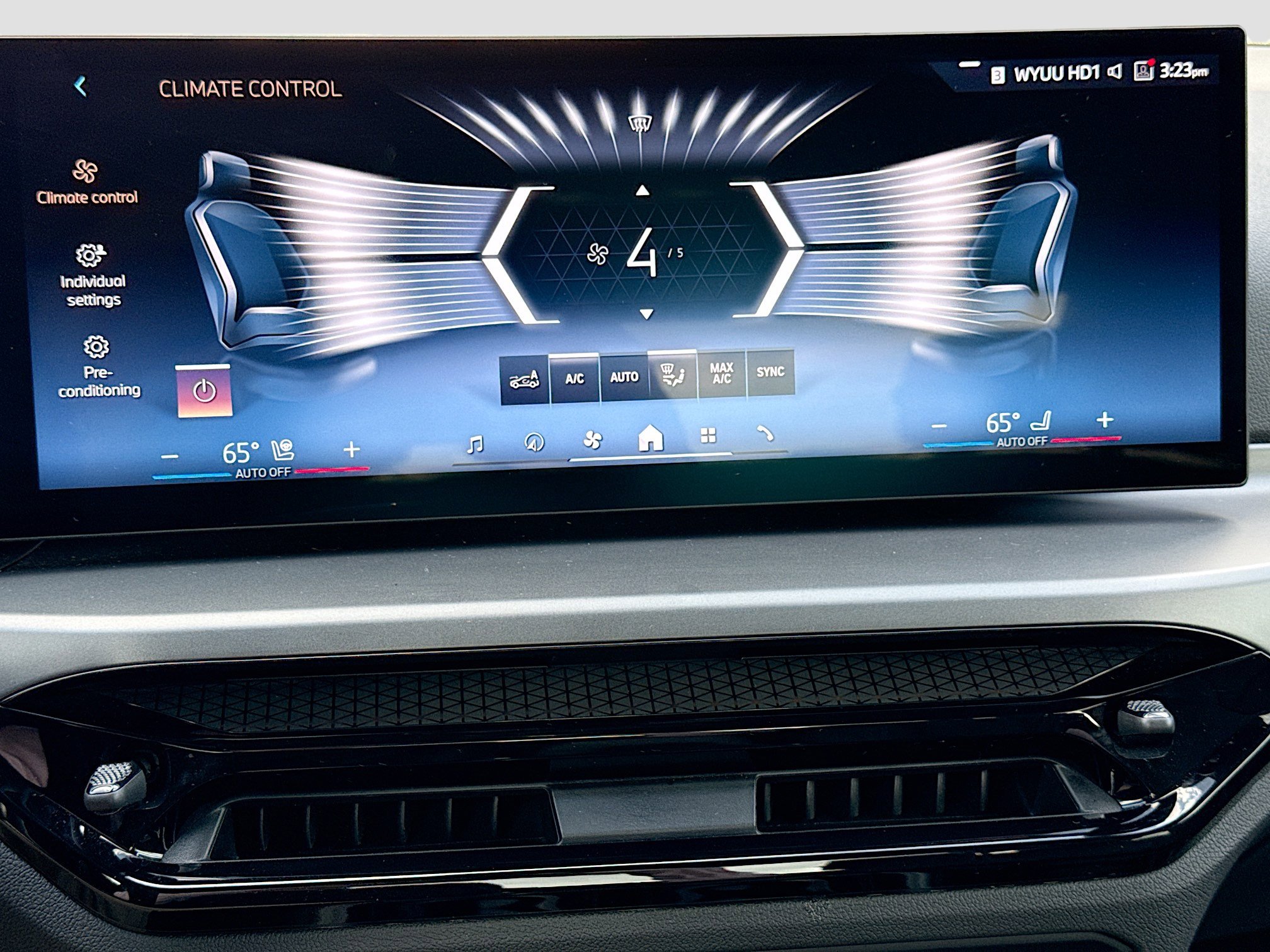 Used 2025 BMW 230i Coupe image 33