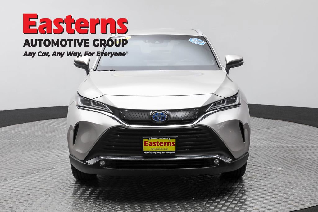 Used 2023 Toyota Venza Limited image 2