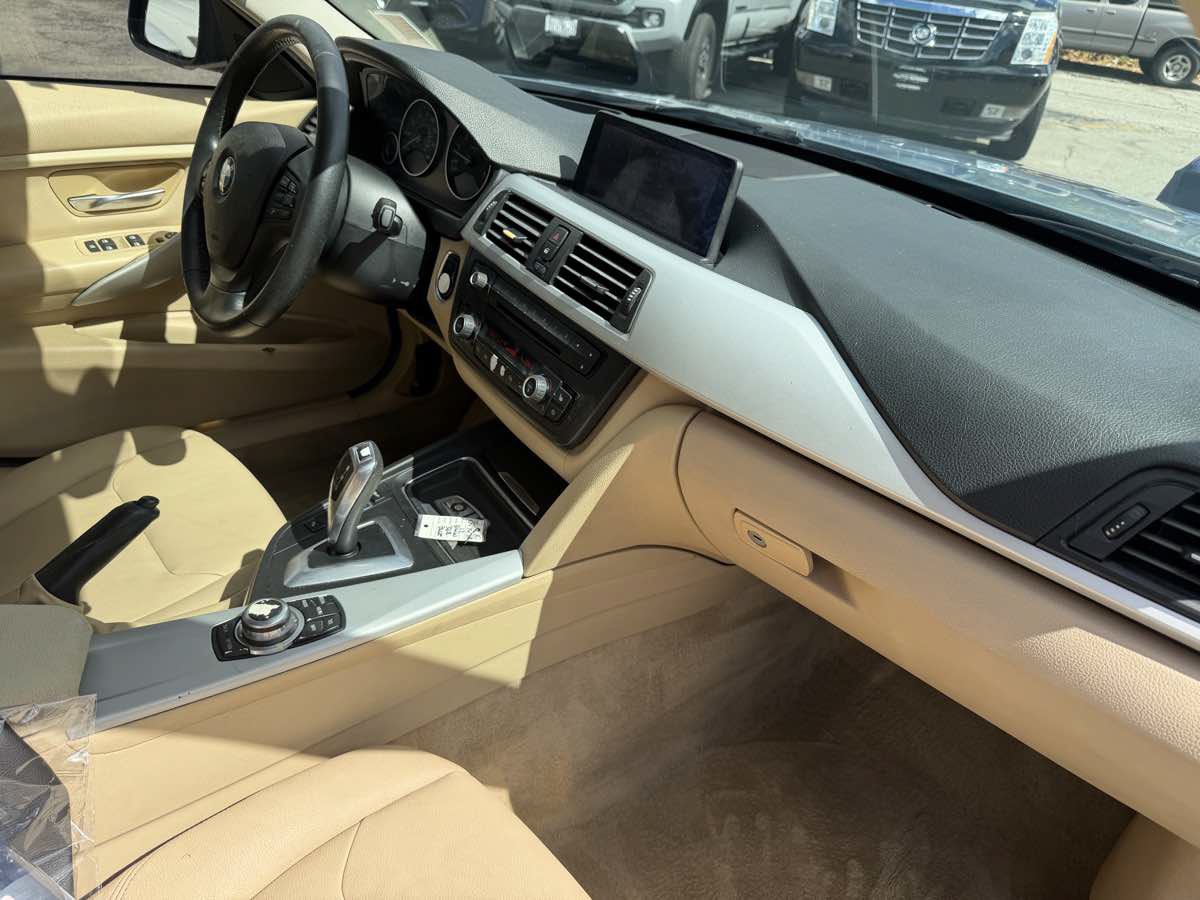 Used 2012 BMW 328i Sedan RWD image 11