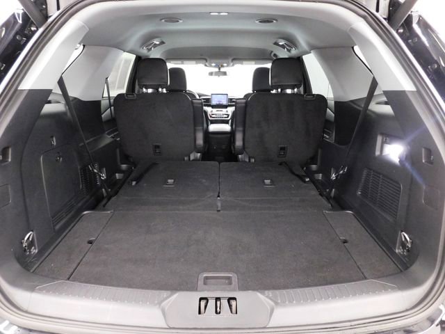 Used 2023 Ford Explorer XLT w/ Equipment Group 202A image 19