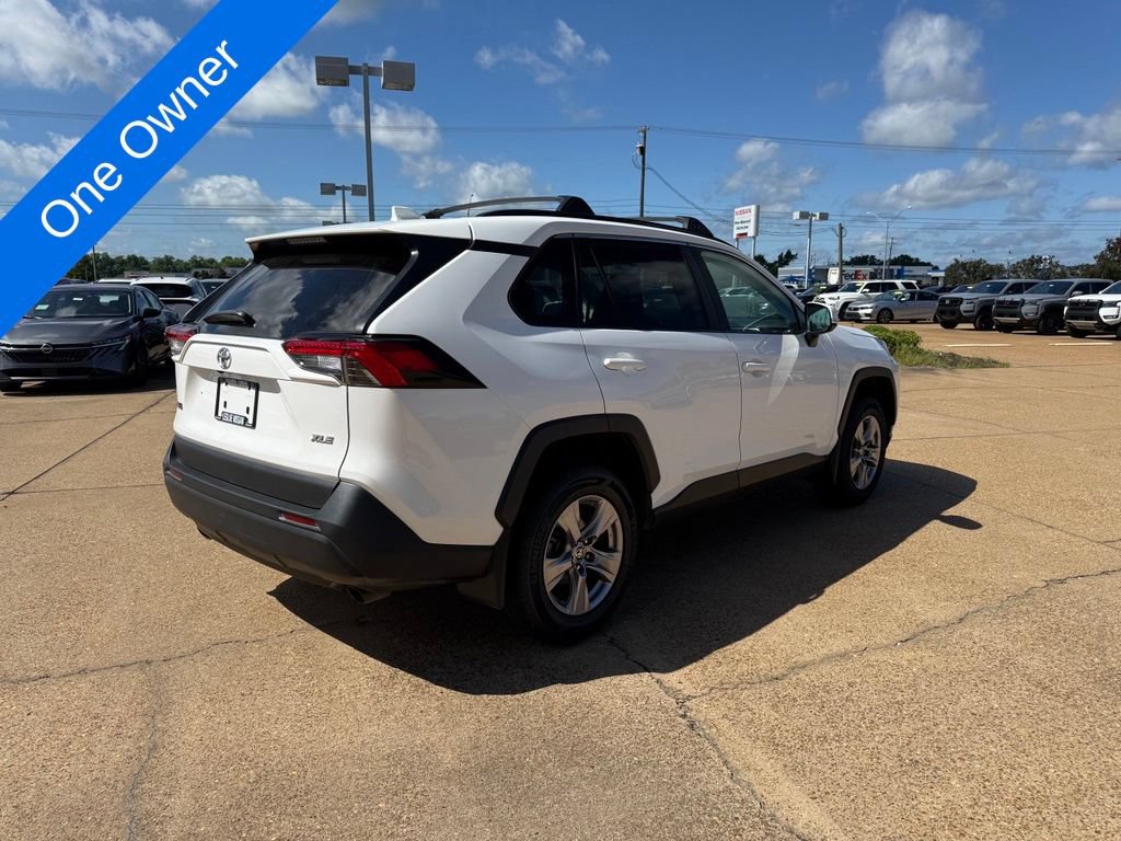 Used 2022 Toyota RAV4 XLE FWD image 5