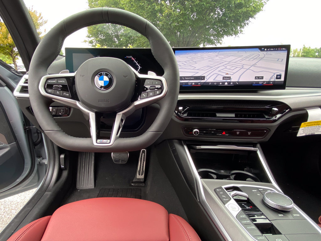New 2026 BMW 330i xDrive Sedan w/ M Sport Package AWD/4WD image 18