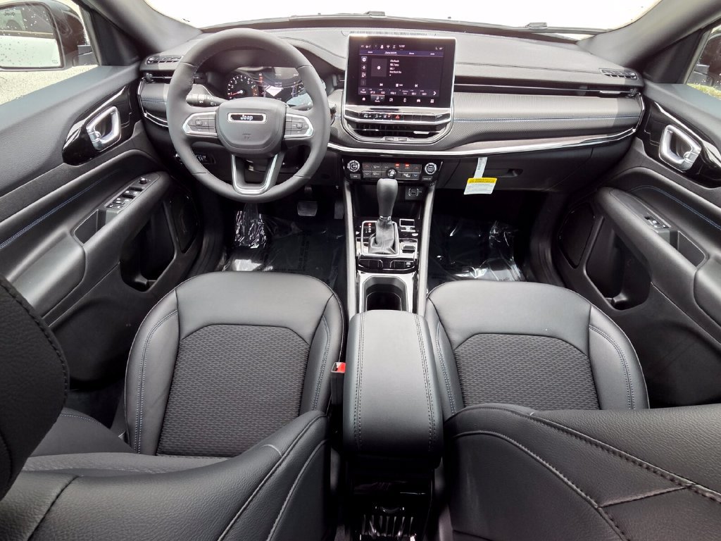 New 2026 Jeep Compass Latitude AWD/4WD image 24