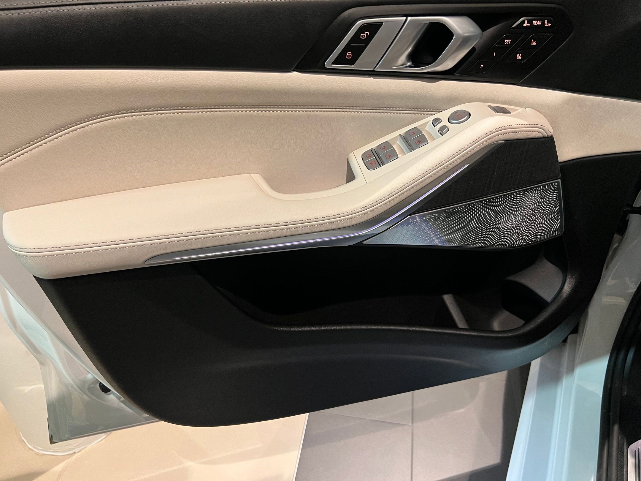 New 2026 BMW ALPINA XB7 image 12