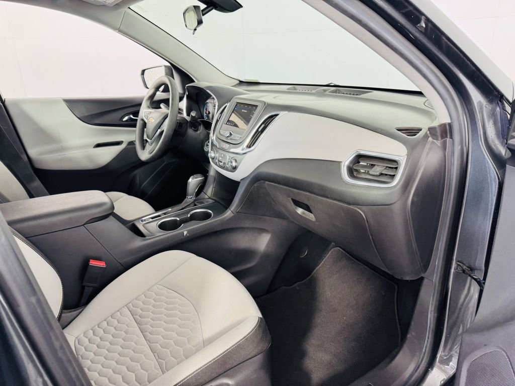 Used 2019 Chevrolet Equinox LS FWD image 18