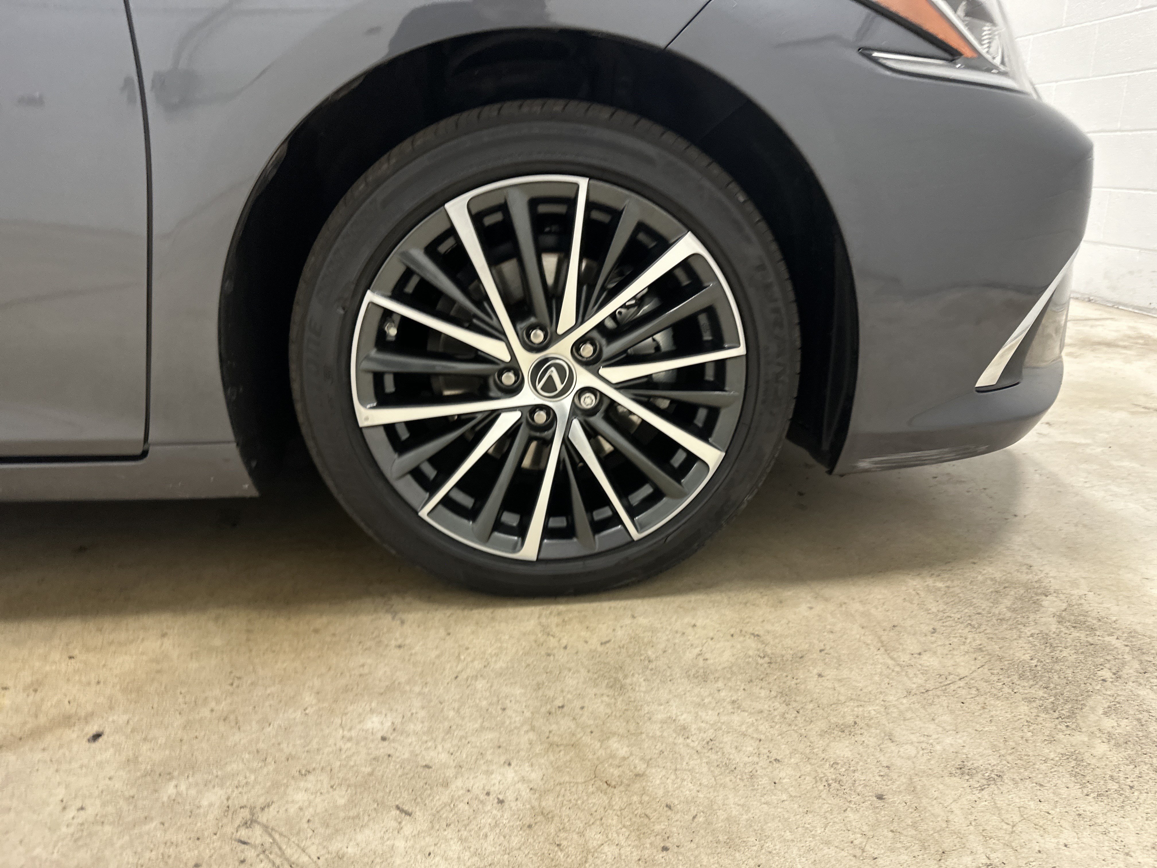 Certified 2024 Lexus ES 250 w/ Premium Package AWD/4WD image 13