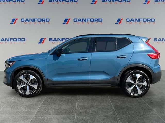 Used 2023 Volvo XC40 B5 Ultimate w/ Climate Package AWD/4WD image 2