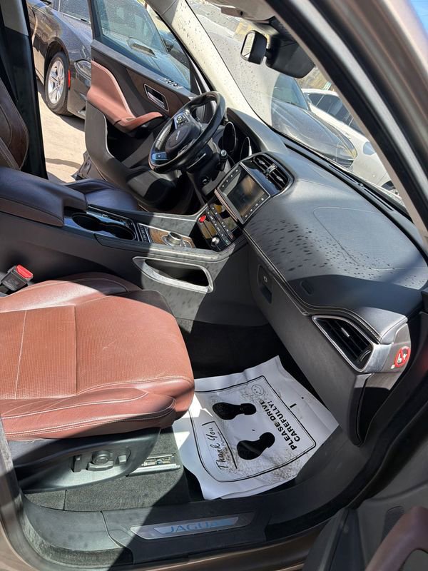 Used 2017 Jaguar F-PACE S AWD/4WD image 16