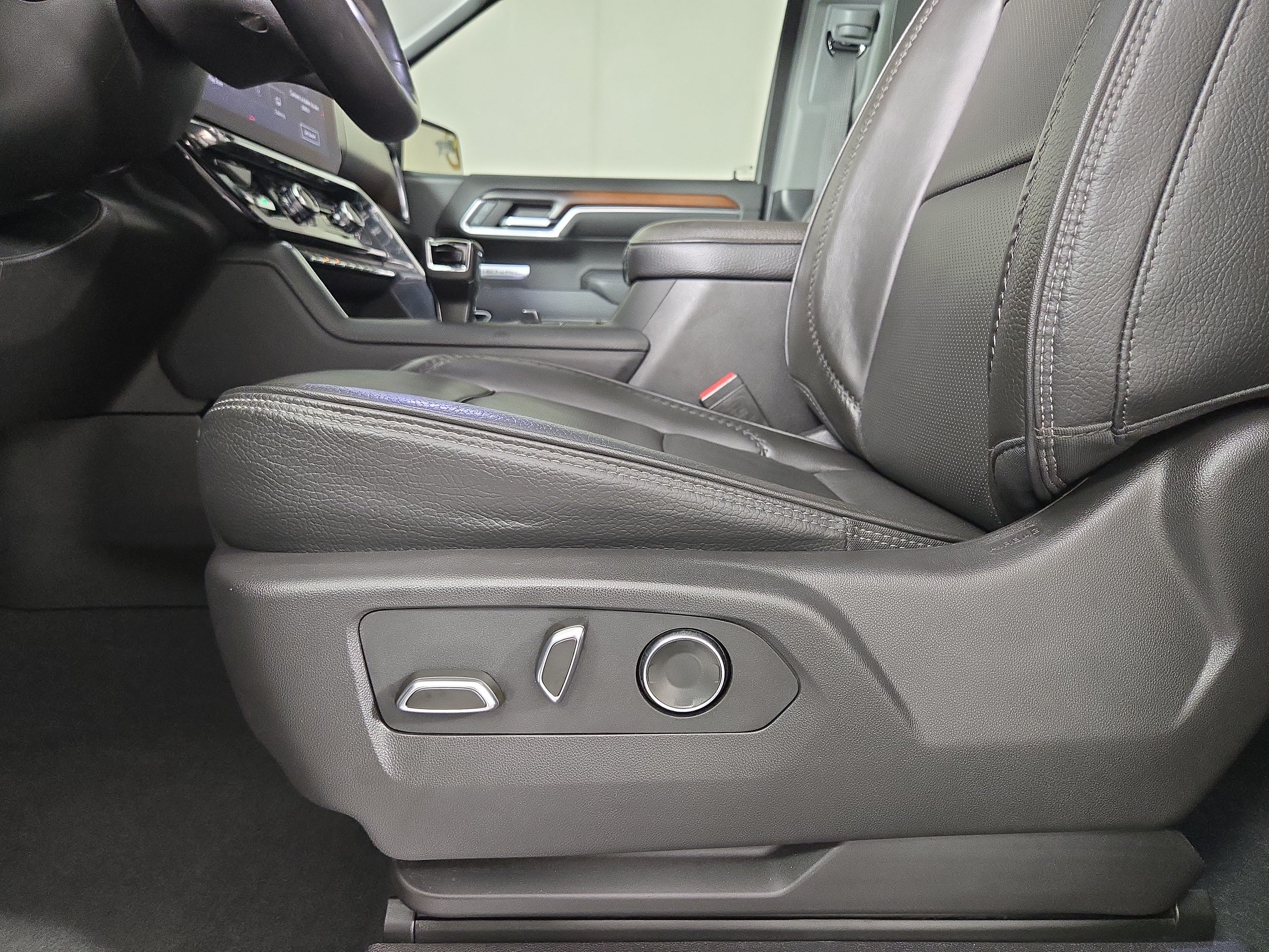 Certified 2024 GMC Sierra 1500 Denali AWD/4WD image 32