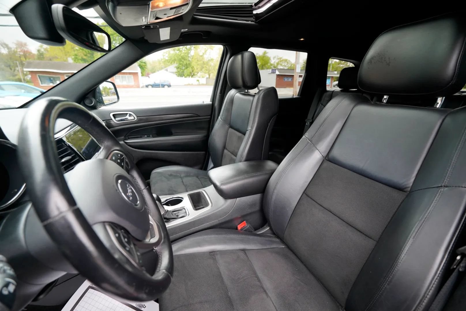 Used 2019 Jeep Grand Cherokee Altitude AWD/4WD image 33