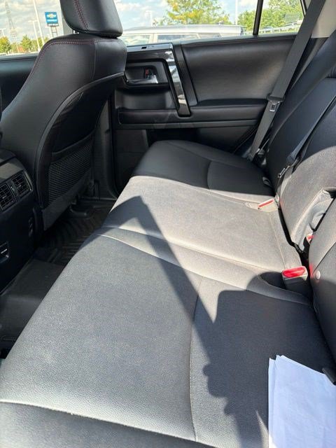 Used 2018 Toyota 4Runner TRD Off-Road Premium AWD/4WD image 7