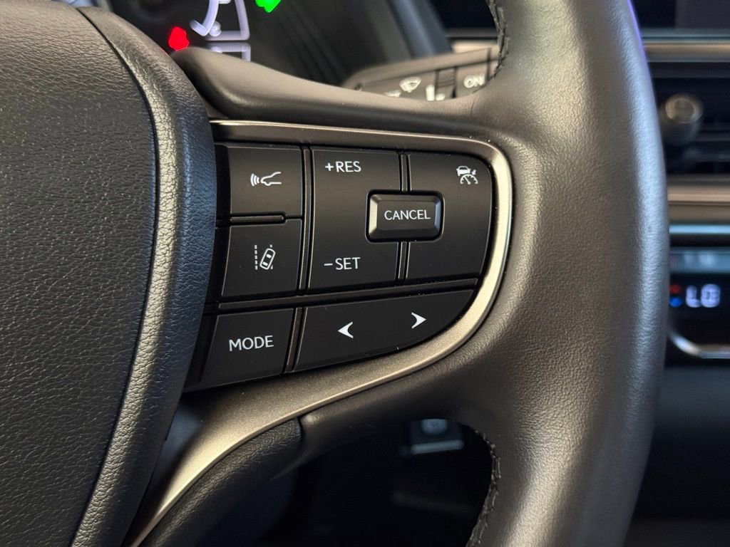 Certified 2024 Lexus UX 250h FWD image 26