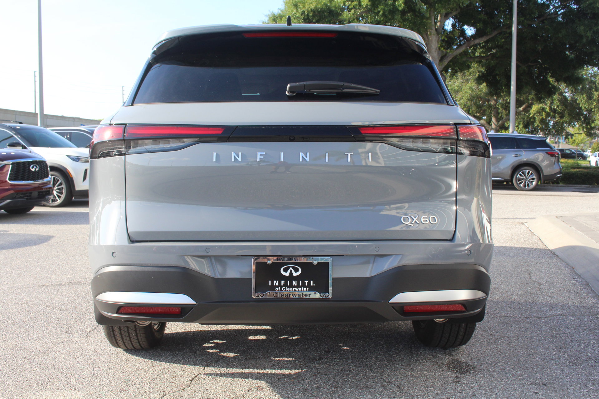 Certified 2026 INFINITI QX60 Luxe w/ Cargo Package FWD image 4